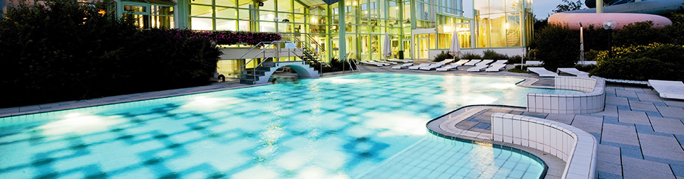 Frankentherme Außenbecken bei Nacht